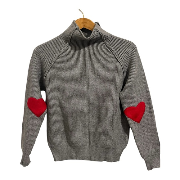Chicwish Mockneck Gray Sweater with Red Hearts on Sleeves size S/M - Picture 3 of 6